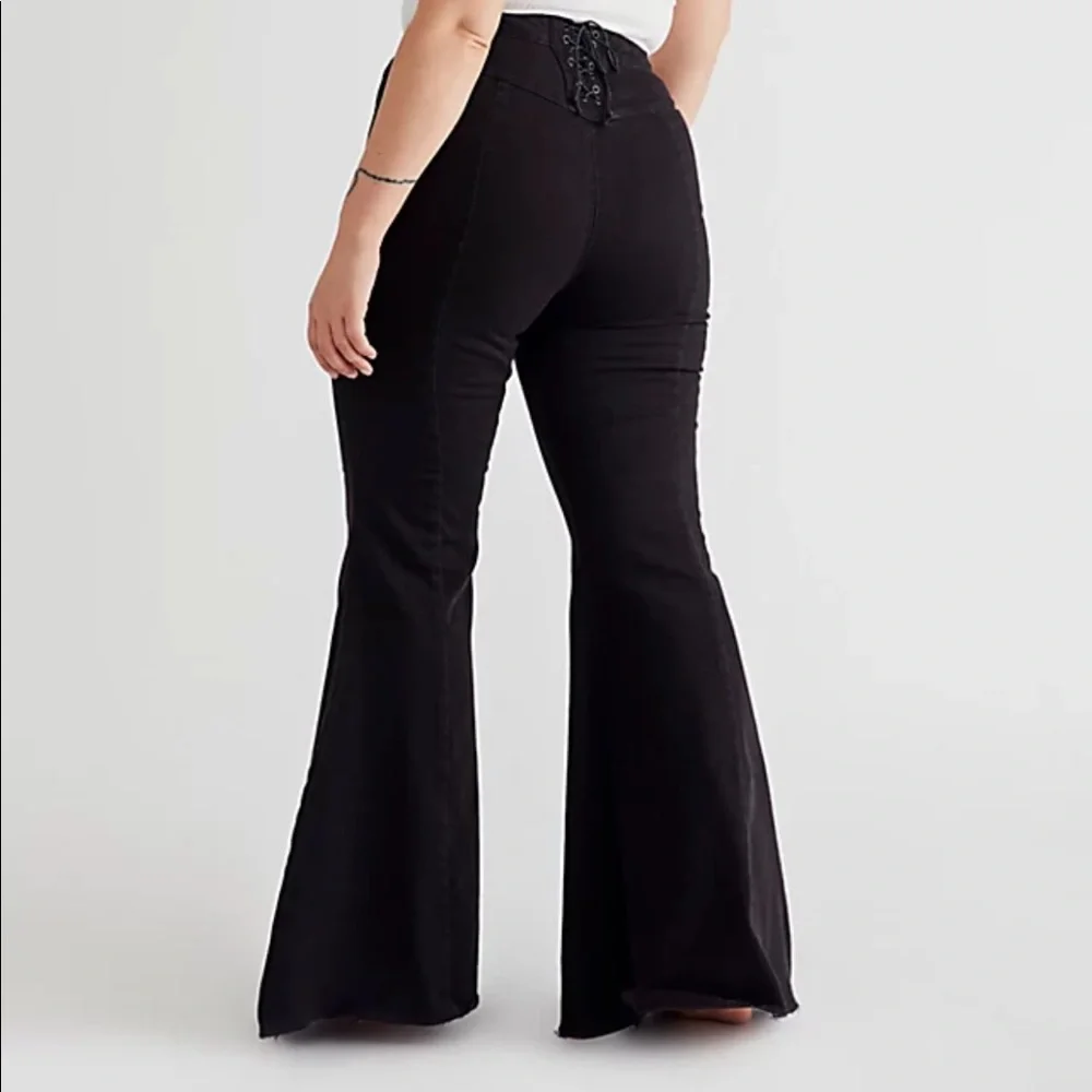 💓sold 💓Free people curvy high rise lace up flares - Picture 1 of 6